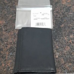 Buxton RFTD Wallet...NWT...  